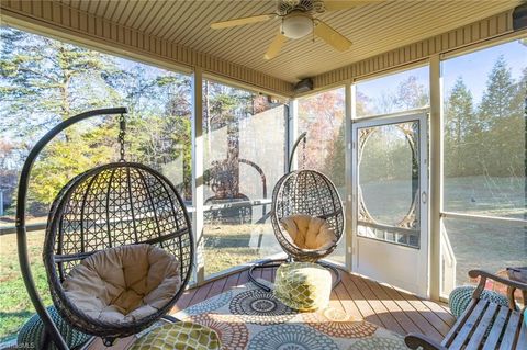 A home in Kernersville