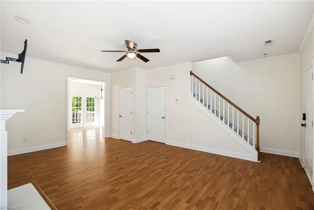 4431 Baylor Street, photo 5 of 31
