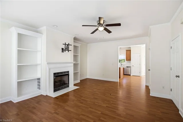 4431 Baylor Street, photo 4 of 31