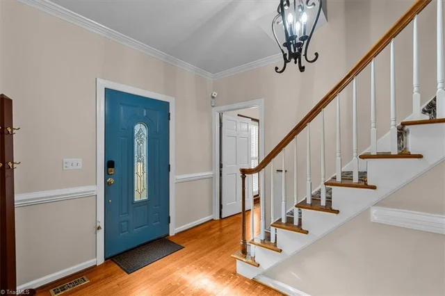 1010 Westminster Drive, photo 5 of 50