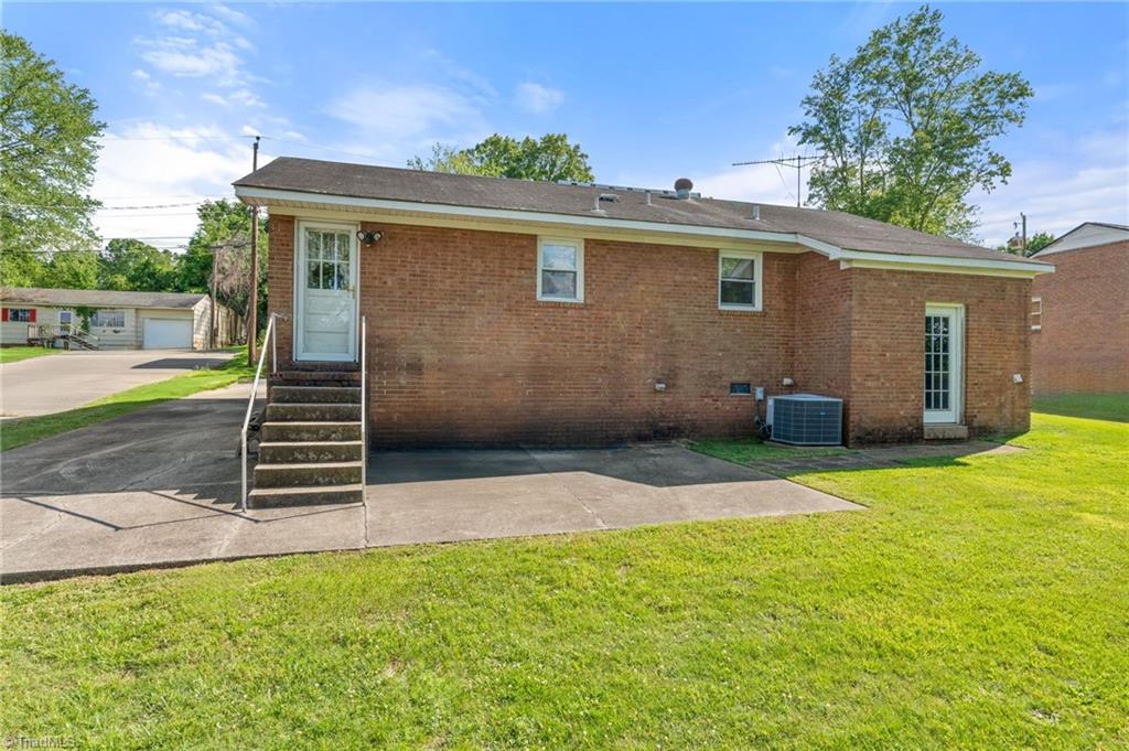 3712 Belhaven Drive, Greensboro, North Carolina image 17