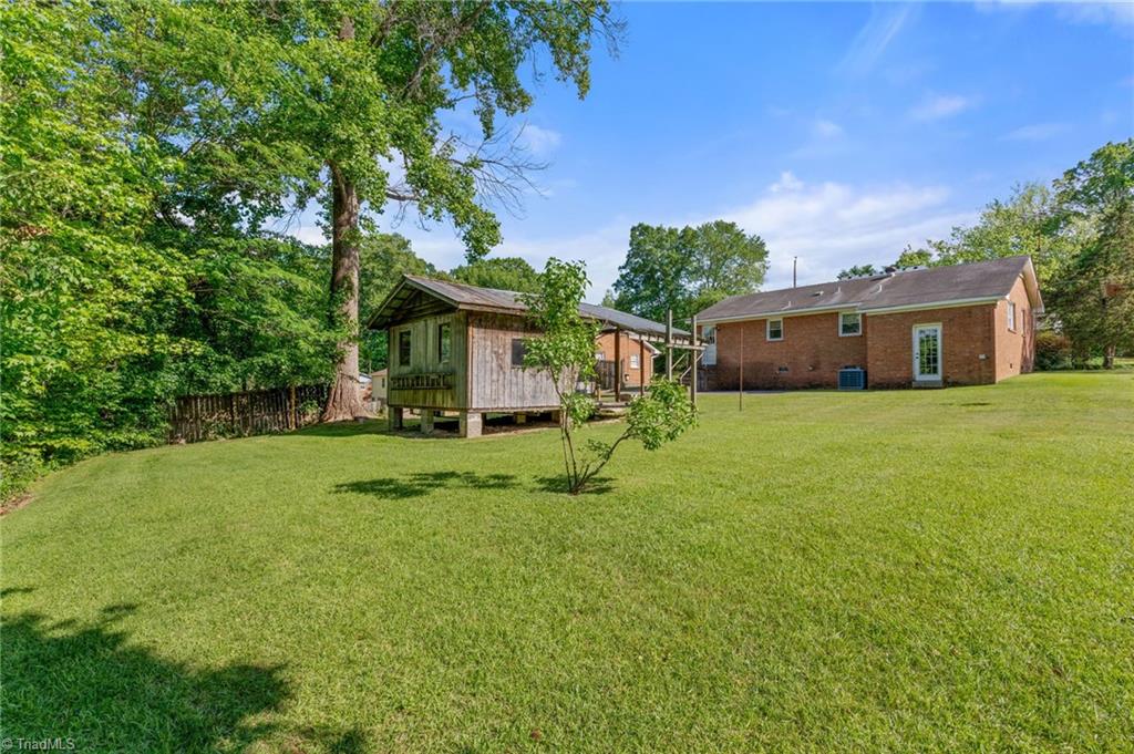 3712 Belhaven Drive, Greensboro, North Carolina image 18