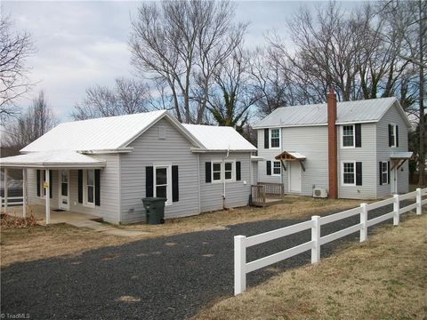 Apartment For Sale - 605-A & 605-B Grove Street<br/> Rockingham County, Eden, NC 27288