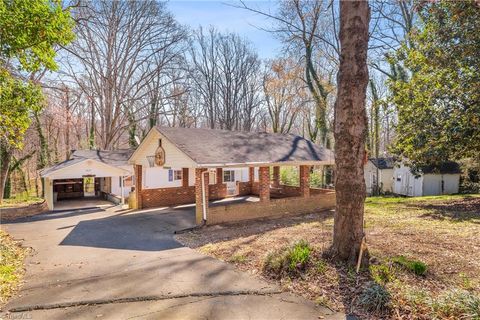 Homes For Sale - 3825 Old Hollow Road<br/> Forsyth County, Kernersville, NC 27284