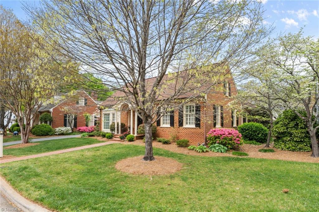 Winston-Salem, North Carolina 27104, United States, 3 Bedrooms Bedrooms, ,3 BathroomsBathrooms,Residential,Active,112109