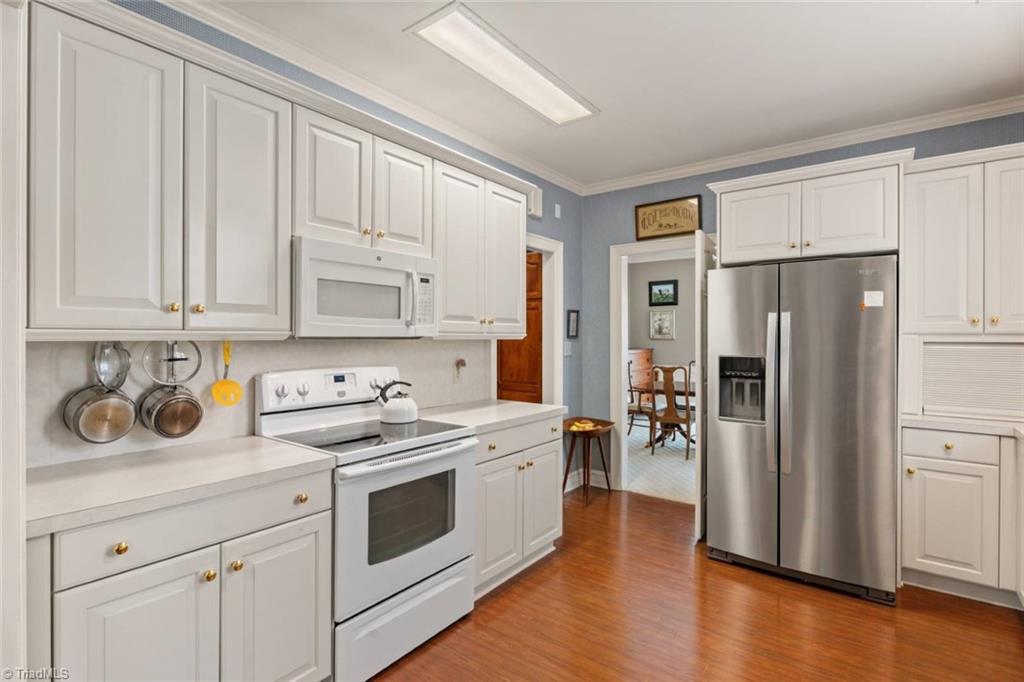 Winston-Salem, North Carolina 27104, United States, 3 Bedrooms Bedrooms, ,3 BathroomsBathrooms,Residential,Active,112109