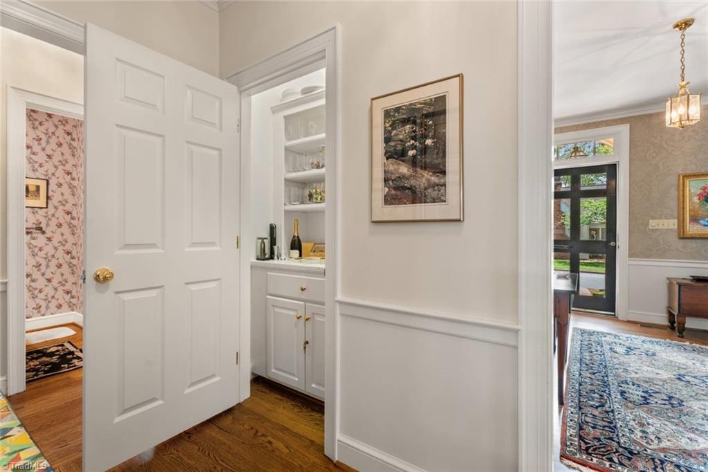 Winston-Salem, North Carolina 27104, United States, 3 Bedrooms Bedrooms, ,3 BathroomsBathrooms,Residential,Active,112109