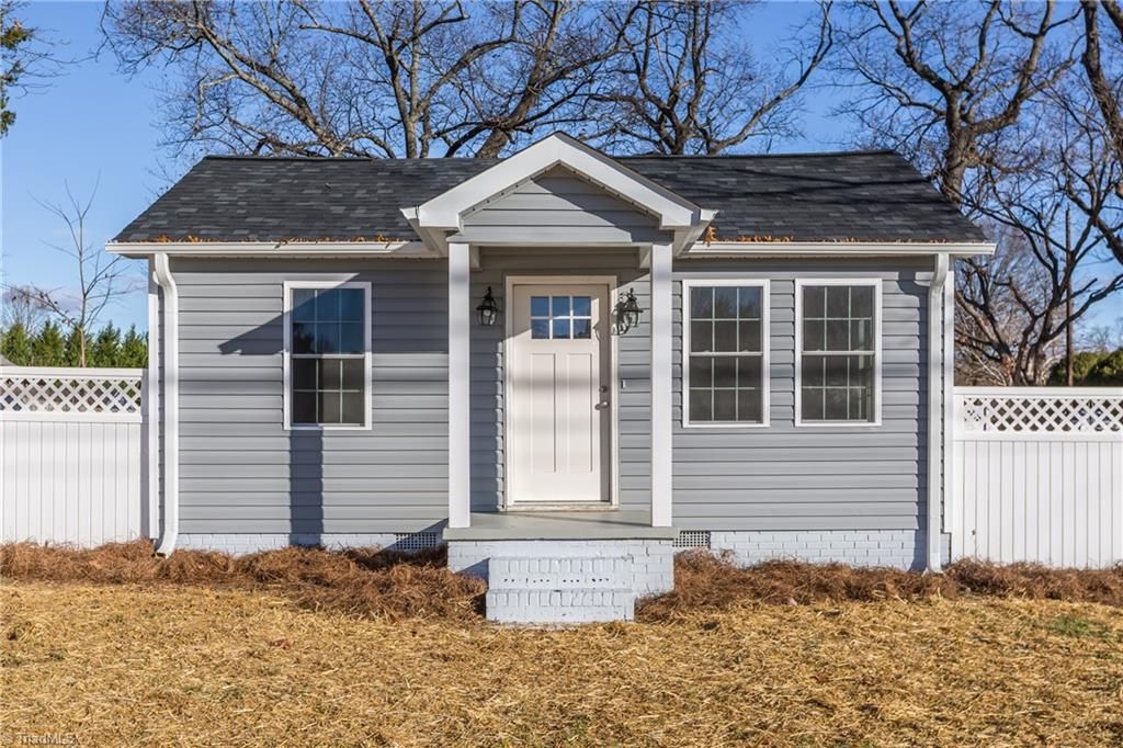 Photo of 1517 Skeet Club Road, High Point, NC 27265 (MLS # 1204359)