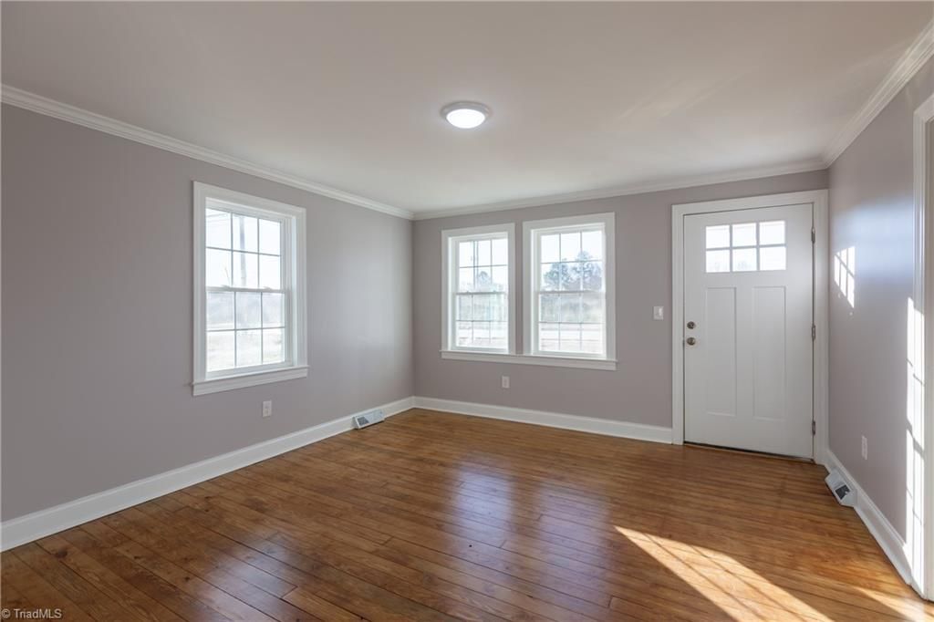 Photo of 1517 Skeet Club Road, High Point, NC 27265 (MLS # 1204359)