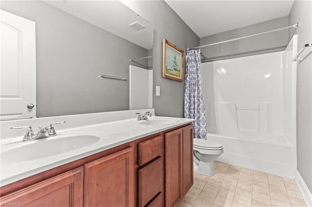2018 Heron Pointe Drive, Whitsett, North Carolina image 25