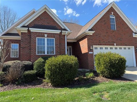 Homes For Sale - 104 Peppertree Drive<br/> Mebane, NC 27302