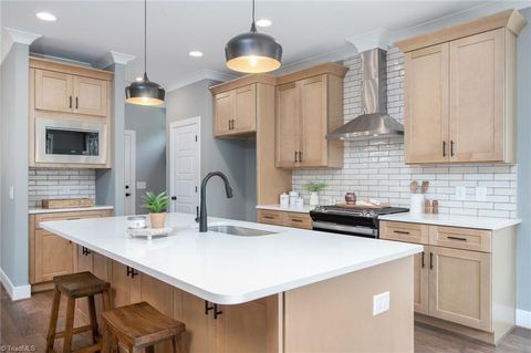 2200 Delaine Point High Point NC 27265