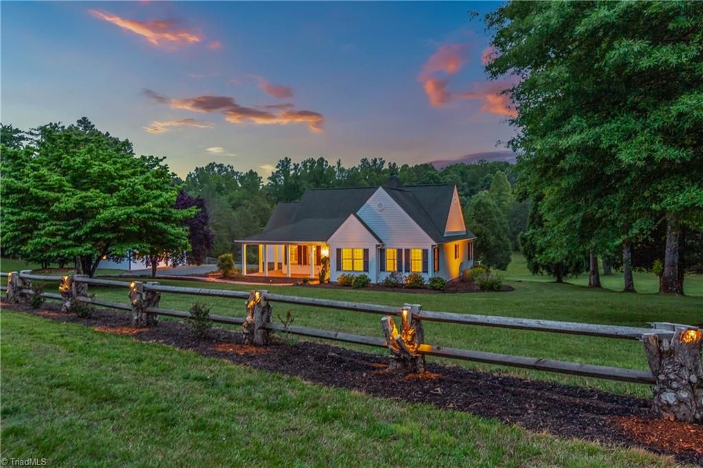 Photo of 7950 Haviland Court, Pfafftown, NC 27040 (MLS # 1220242)