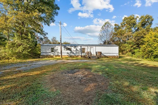 253 Hoover Hill Road, photo 3 of 15