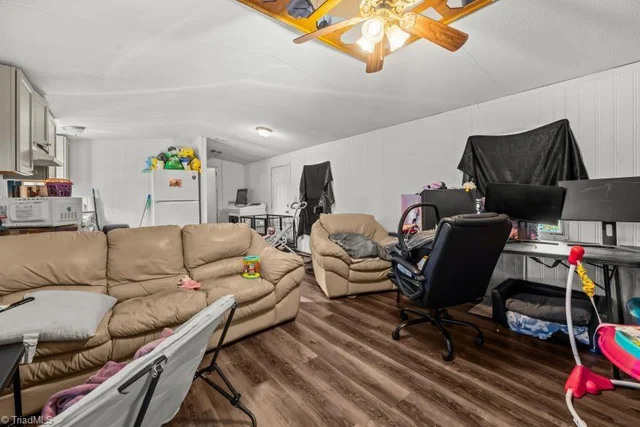 253 Hoover Hill Road, photo 4 of 15