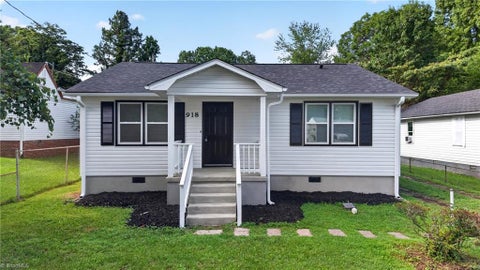 Homes For Sale - 918 Beaumont Avenue<br/> High Point, NC 27260
