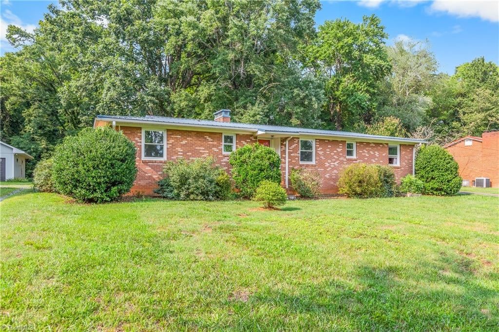 Photo of 4531 Chantilly Lane, Winston-Salem, NC 27106 (MLS # 1229185)