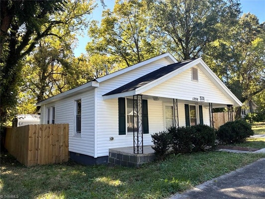 1206 VERNON PL, HIGH POINT, NC 27260 - Image dd9abdd792687fa7dc42aa8d641e2c1a/2701327283