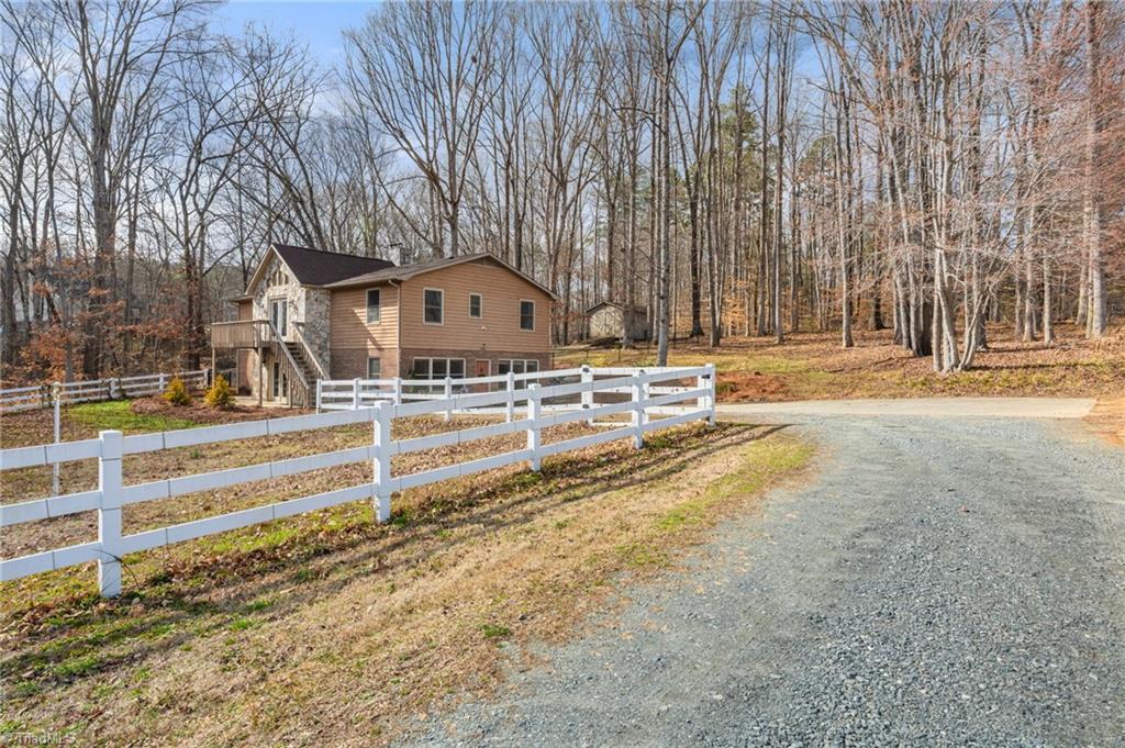 3987 Sundance Drive, Walnut Cove, North Carolina image 3