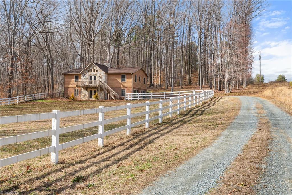 3987 Sundance Drive, Walnut Cove, North Carolina image 4