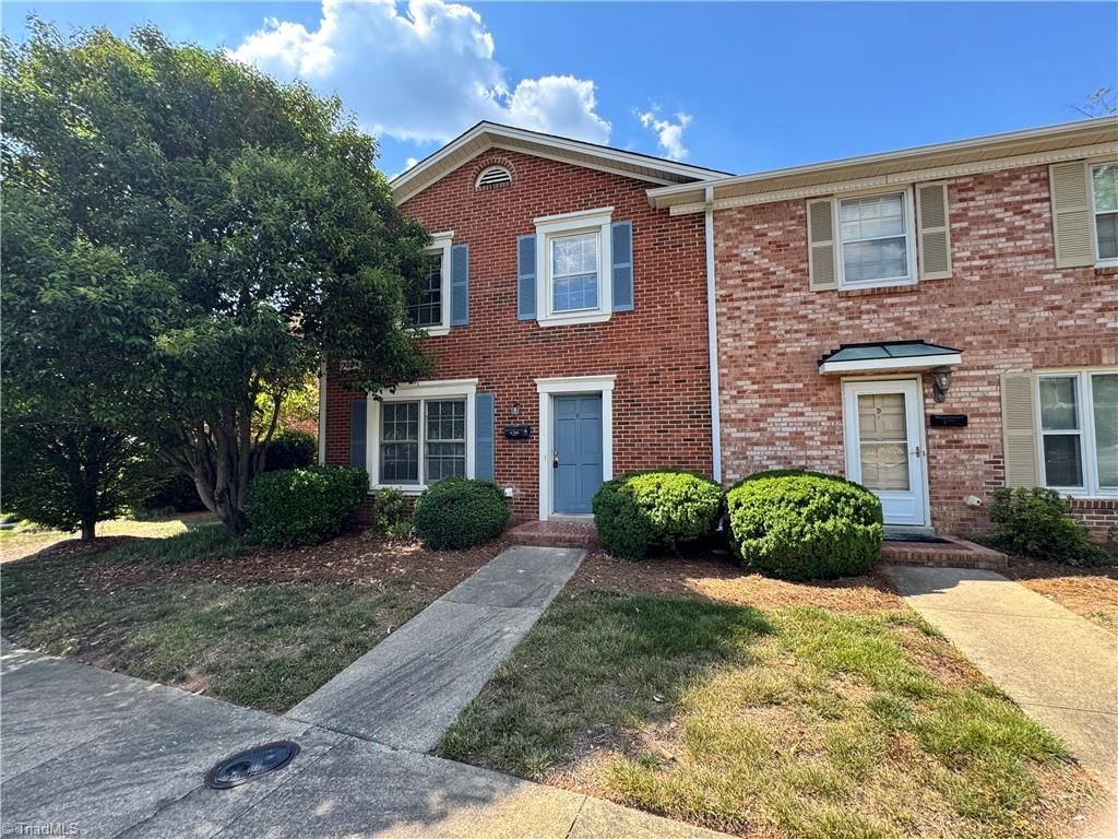Photo of 3204 Regents Park Lane #E, Greensboro, NC 27455 (MLS # 1220632)