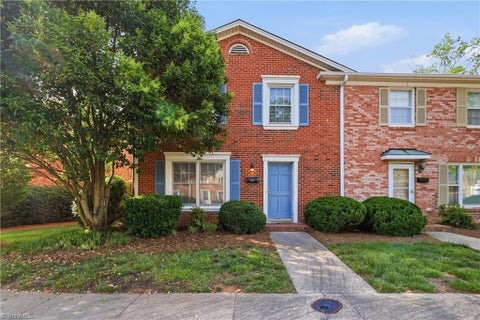 Townhouse For Sale - 3204 Regents Park Lane #E<br/> Greensboro, NC 27455