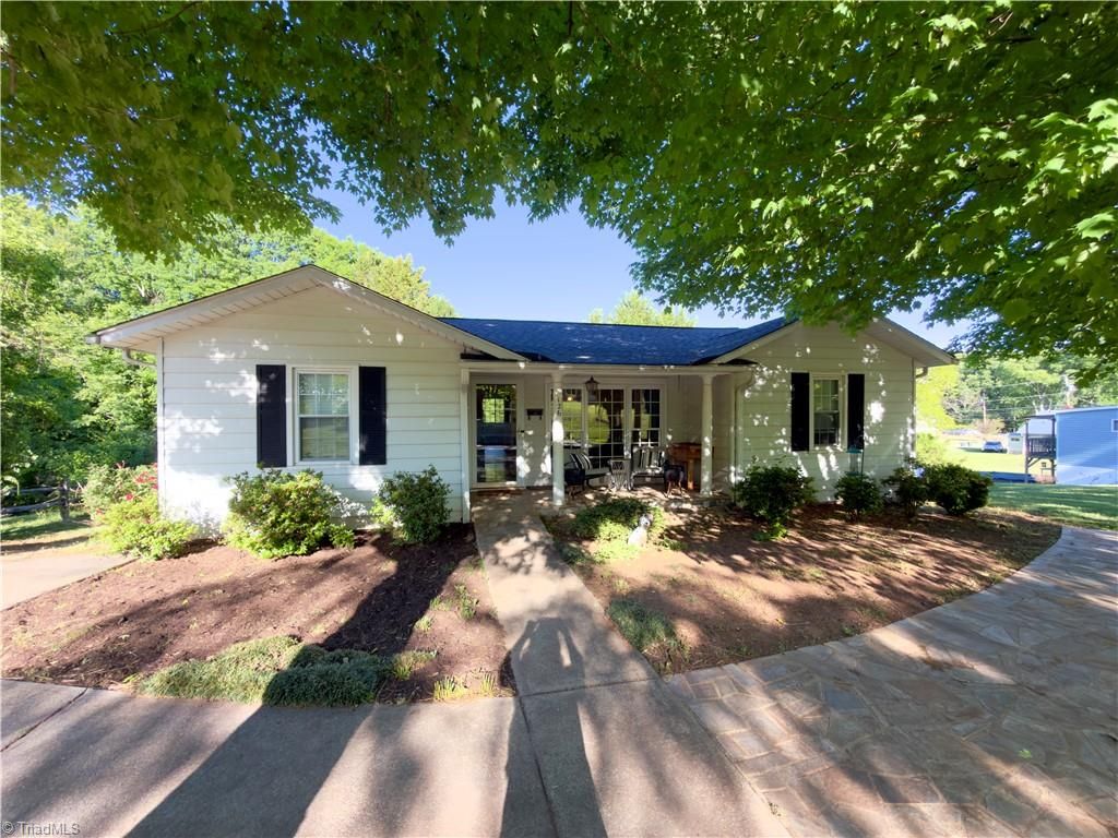 Photo of 126 Auburn Avenue, Elkin, NC 28621 (MLS # 1217903)