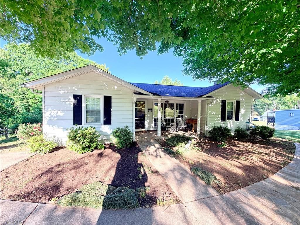 Photo of 126 Auburn Avenue, Elkin, NC 28621 (MLS # 1217903)