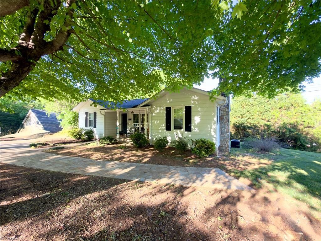 Photo of 126 Auburn Avenue, Elkin, NC 28621 (MLS # 1217903)