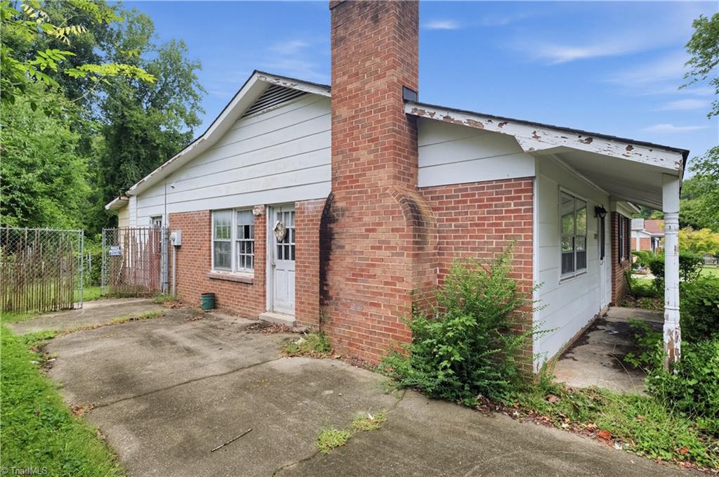 Photo of 2614 Norwood Drive, Greensboro, NC 27407 (MLS # 1237435)