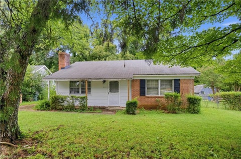 Homes For Sale - 2614 Norwood Drive<br/> Greensboro, NC 27407