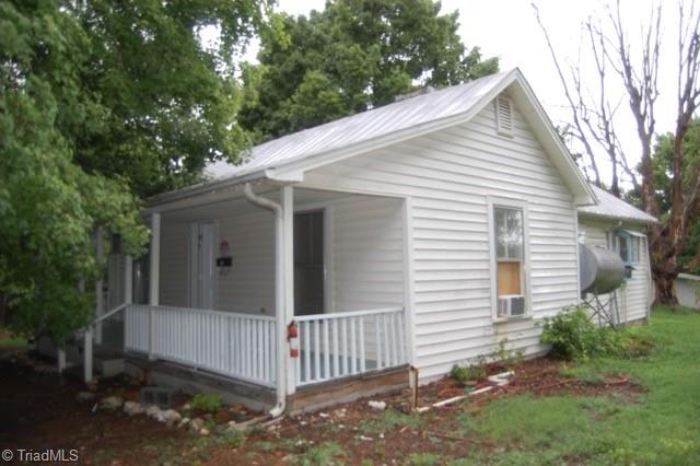 Photo of 156 S Snider Street, Denton, NC 27239 (MLS # 1228923)