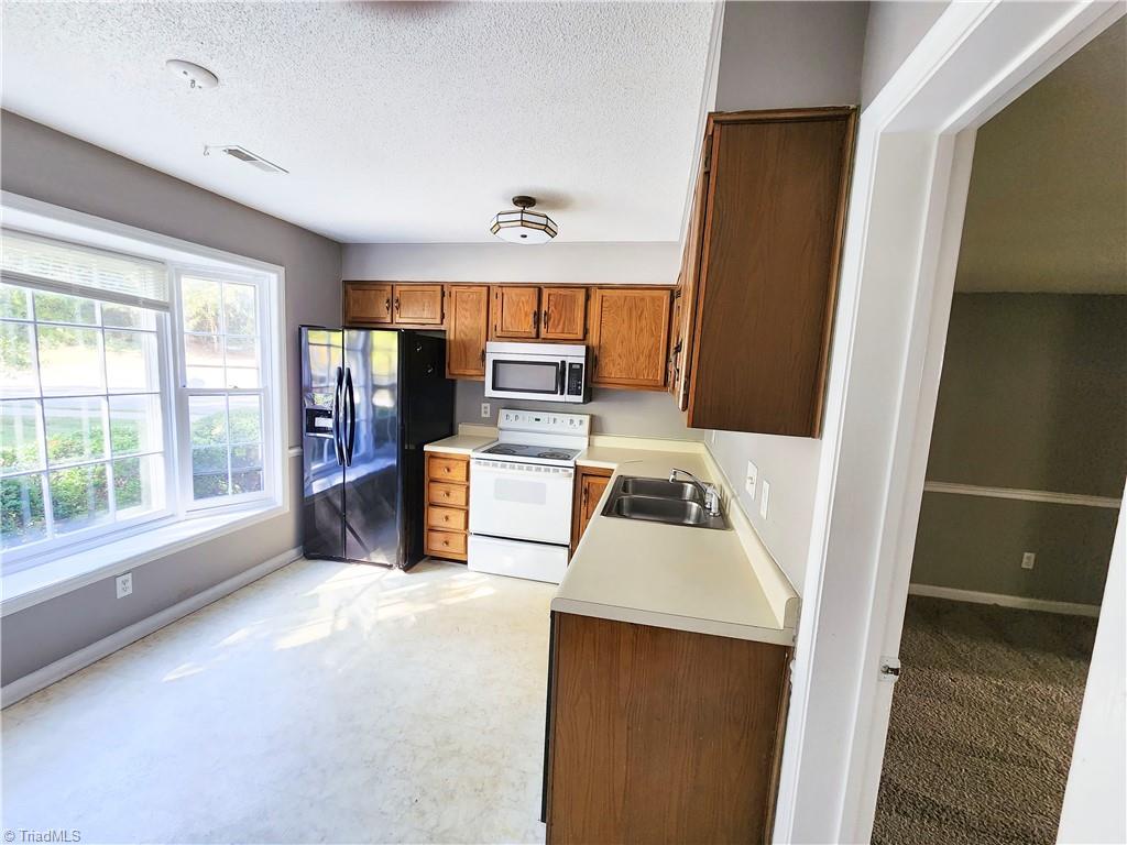 Photo 5 of 17 of 4333 Edith Lane A townhome