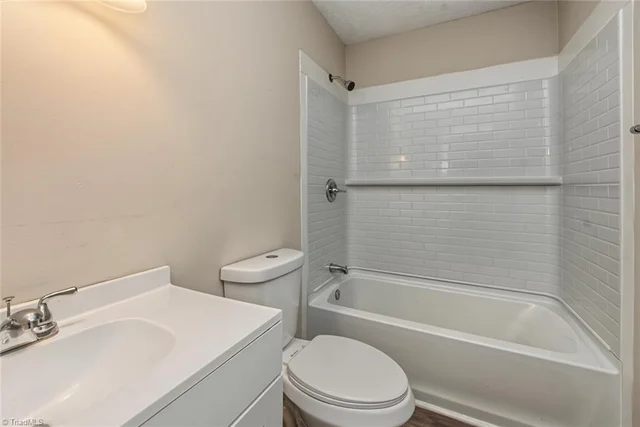 902 S Ridge Court Unit 125, photo 5 of 15