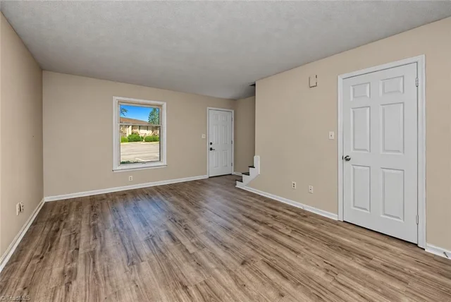 902 S Ridge Court Unit 125, photo 4 of 15