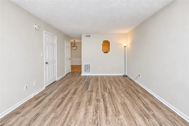 902 S Ridge Court Unit 125, photo 2 of 15