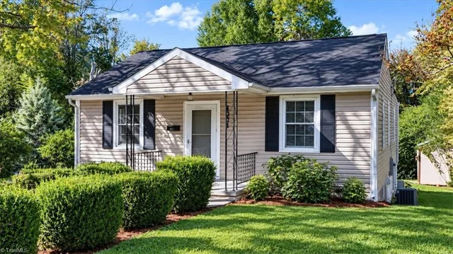 1001 Grayland Street, photo 3 of 48