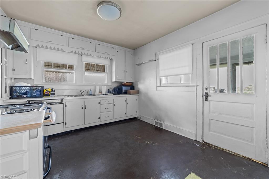 313 E King Street, King, North Carolina image 22