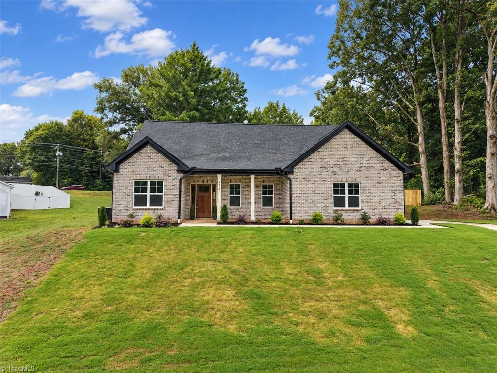 Photo of 2410 Sedalia Drive, Clemmons, NC 27012 (MLS # 1238969)