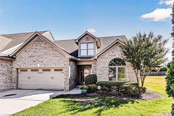 5504 SEVEN GATES DR, GREENSBORO, NC 27410 - Image de526357485ed5a42e5dc247f4376f6b/2330615741