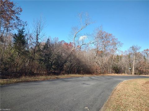 Vacant Land For Sale - 102 Harborgate Drive<br/> Denton, NC 27239