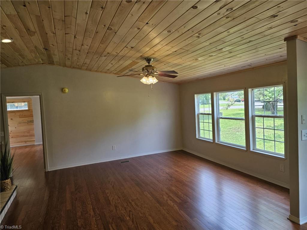 115 Green Walnut Street, Traphill, North Carolina image 15