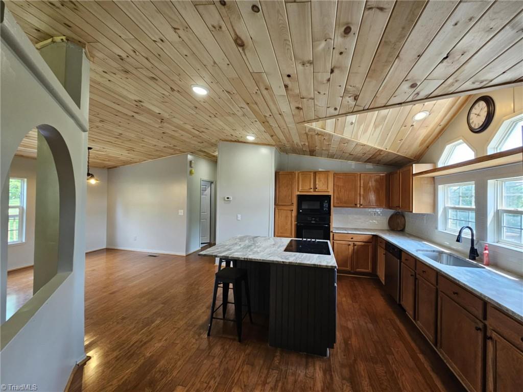 115 Green Walnut Street, Traphill, North Carolina image 13