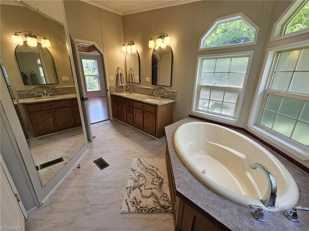 115 Green Walnut Street, Traphill, North Carolina image 23