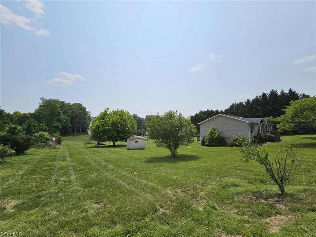 115 Green Walnut Street, Traphill, North Carolina image 7
