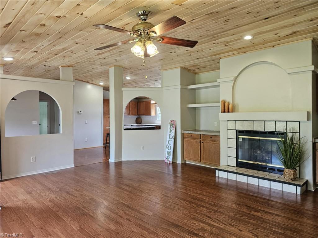 115 Green Walnut Street, Traphill, North Carolina image 8