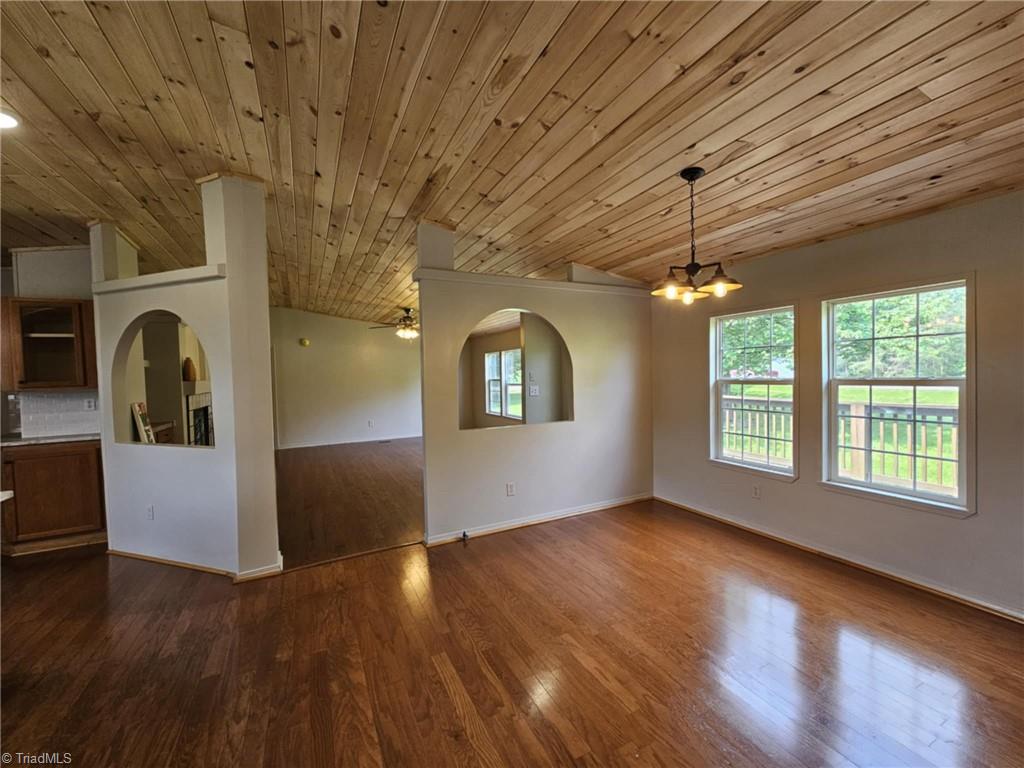 115 Green Walnut Street, Traphill, North Carolina image 14