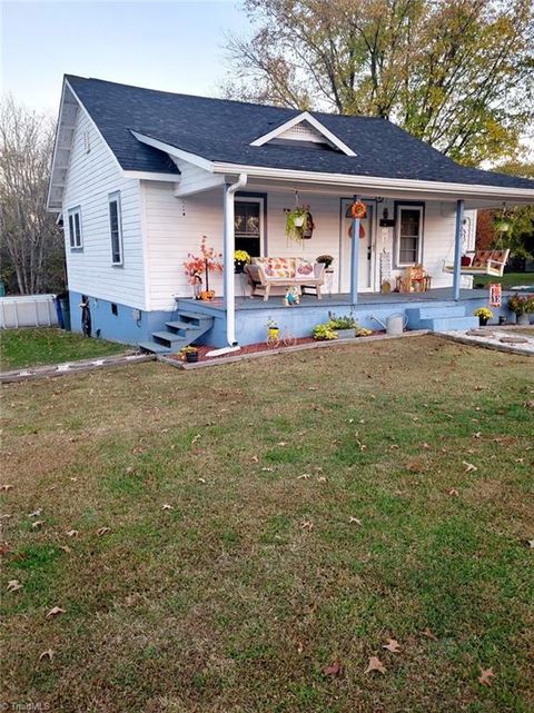 A home in Mount Airy