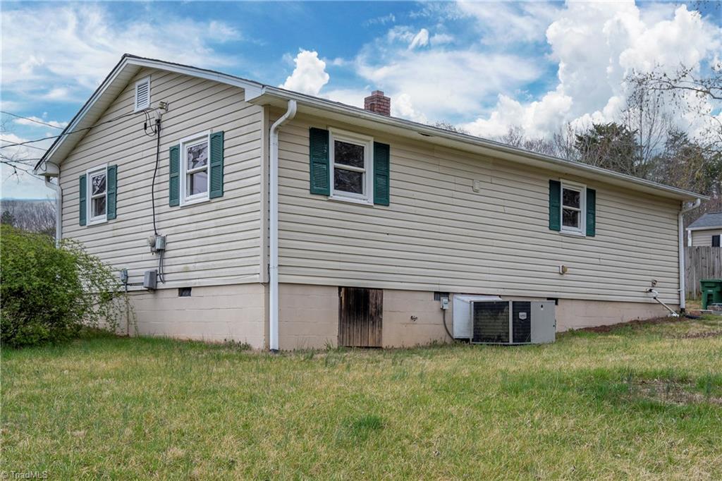 306 Plemmons Road, Lewisville, North Carolina image 27