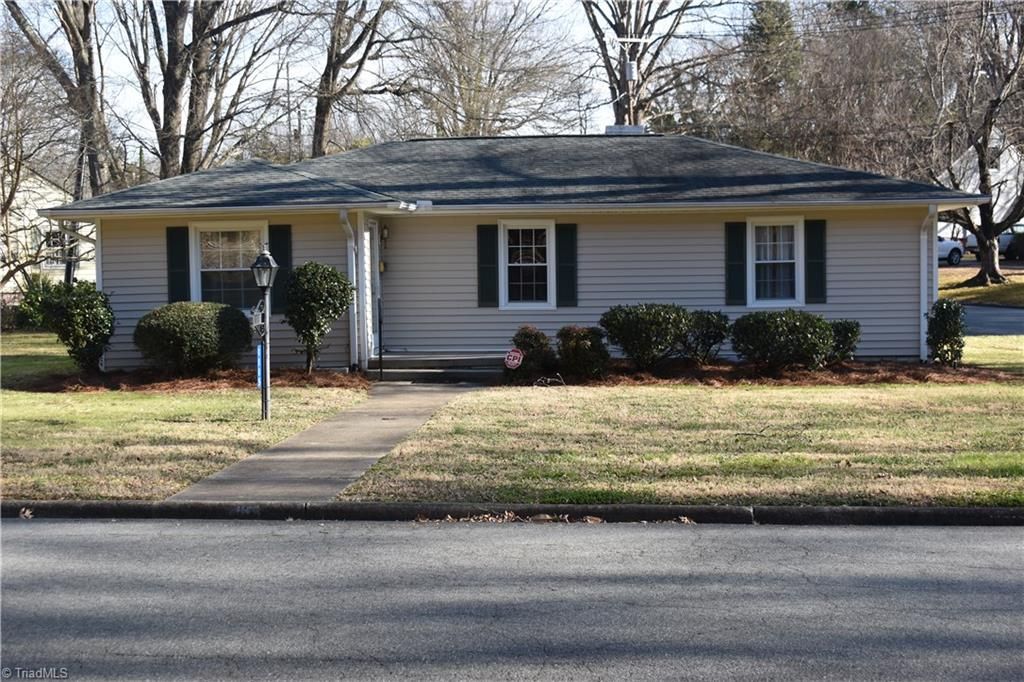 Photo of 1115 E Willowbrook Drive, Burlington, NC 27215 (MLS # 1207611)